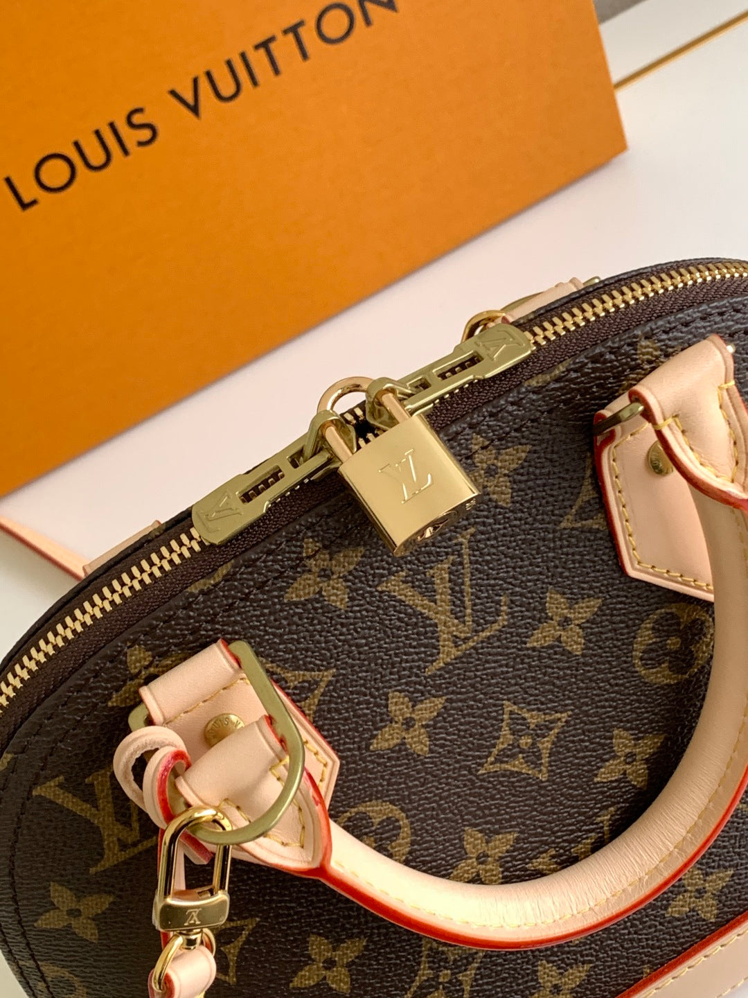 Louis Vuitton Alma