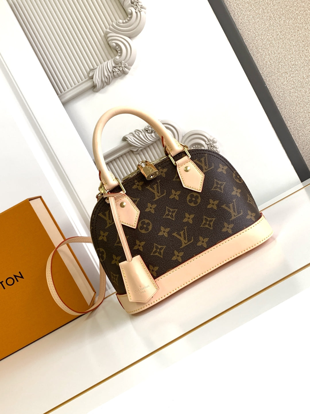 Louis Vuitton Alma
