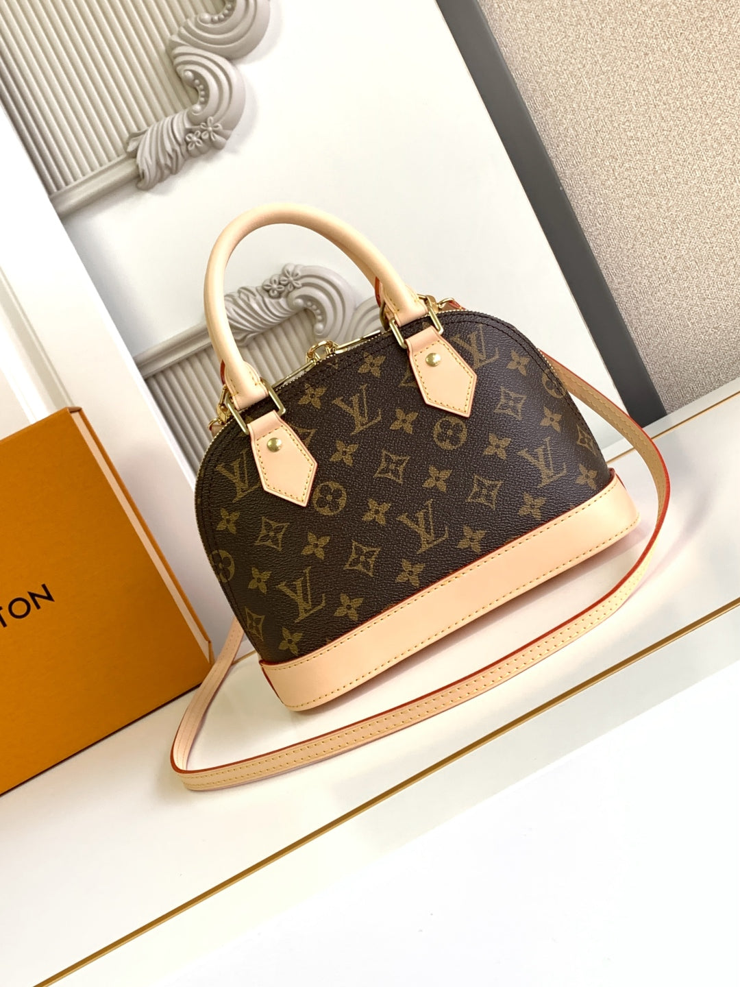 Louis Vuitton Alma